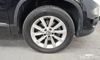 Volkswagen Tiguan 2015 2.0 гидро в Москве № 802881, миниатюра 5