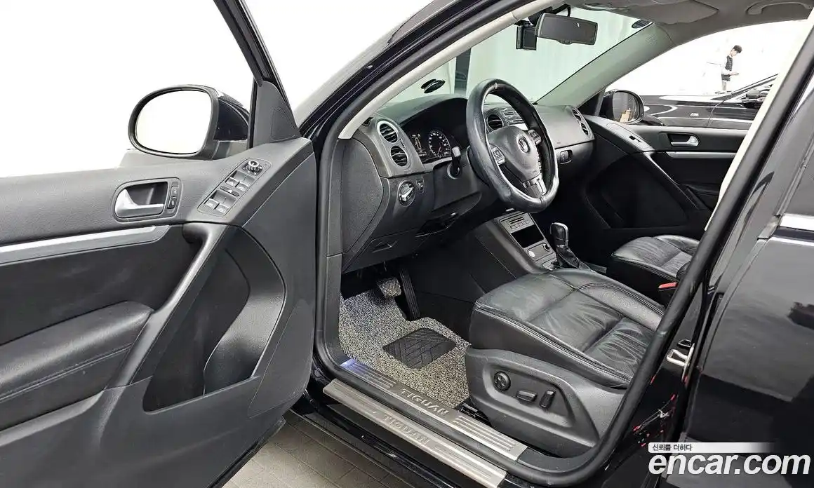 Volkswagen Tiguan 2015 2.0 гидро в Москве № 802881, фото 10