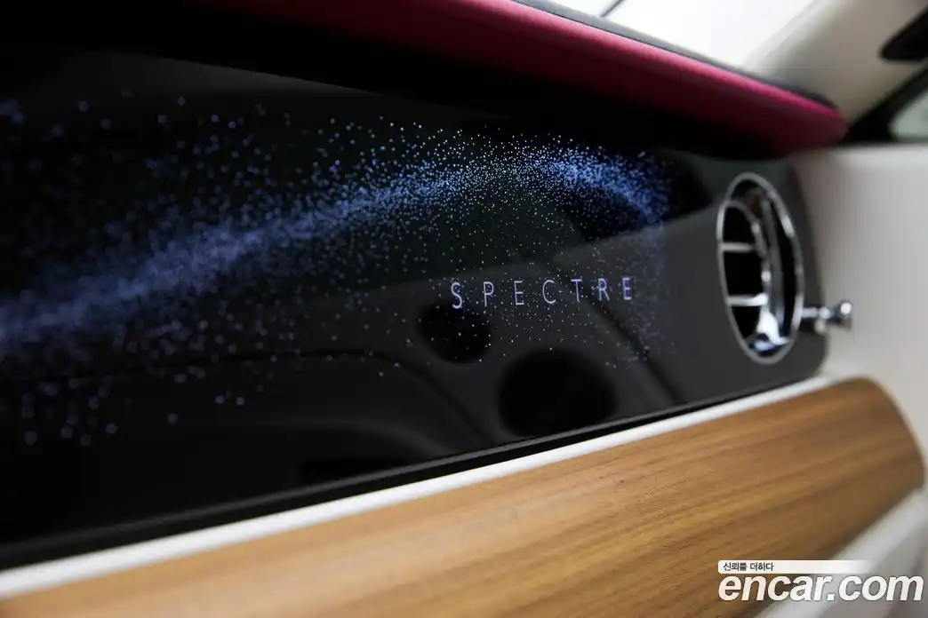 Rolls-Royce Spectre 2024 гидро в Москве № 816896, фото 14