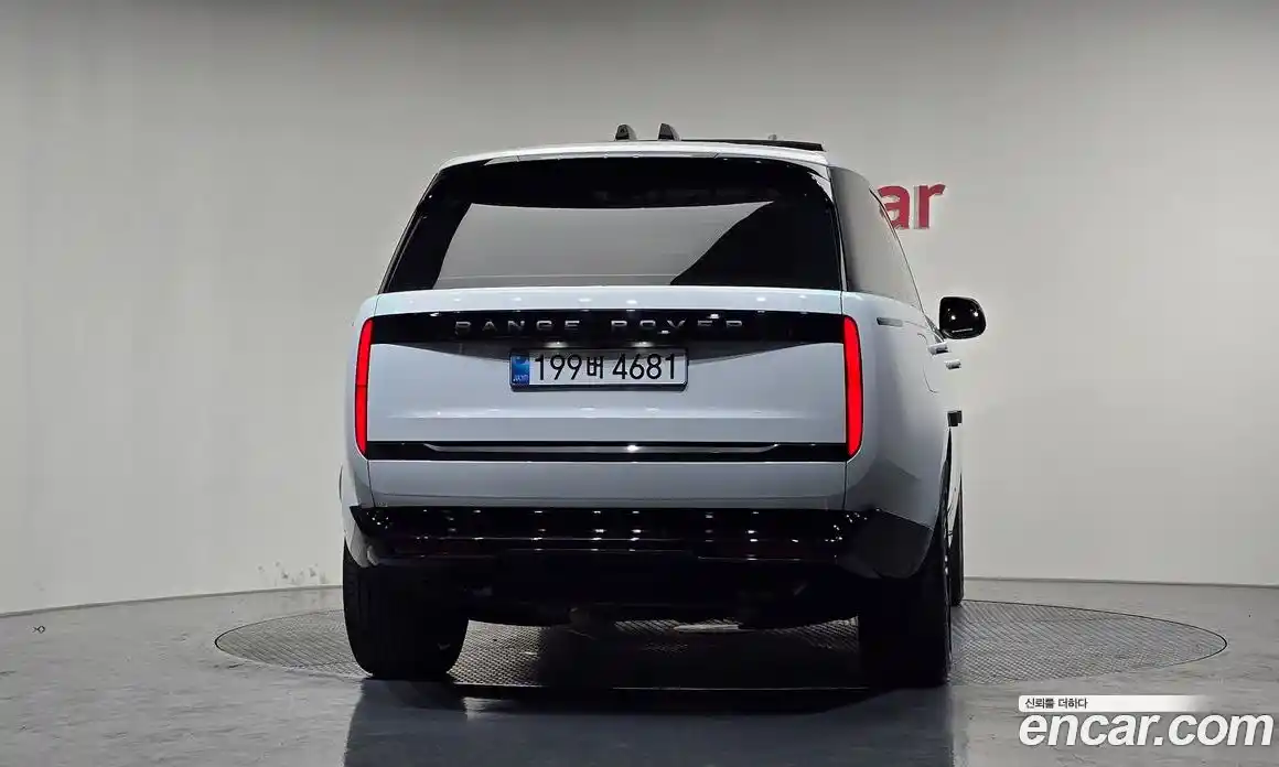 Land Rover Range-Rover 2025 4.4 гидро в Москве № 824659, фото 3