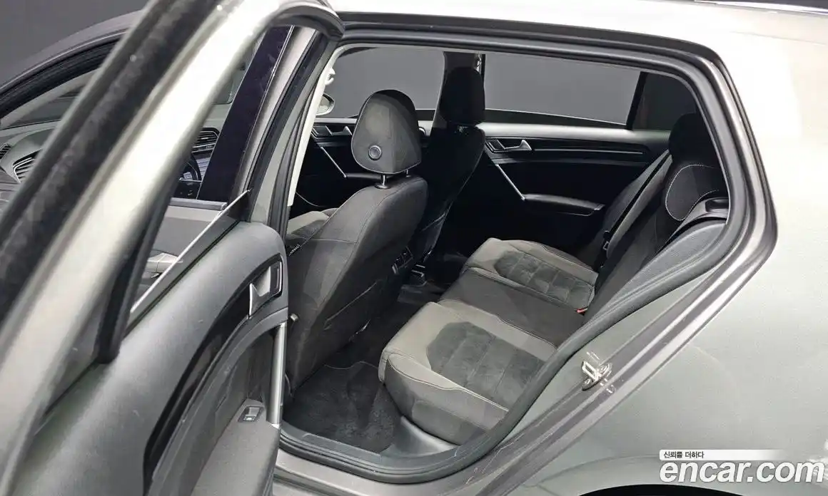 Volkswagen Golf 2015 1.6 гидро в Москве № 862521, фото 13