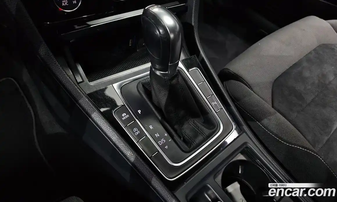 Volkswagen Golf 2015 1.6 гидро в Москве № 862521, фото 9