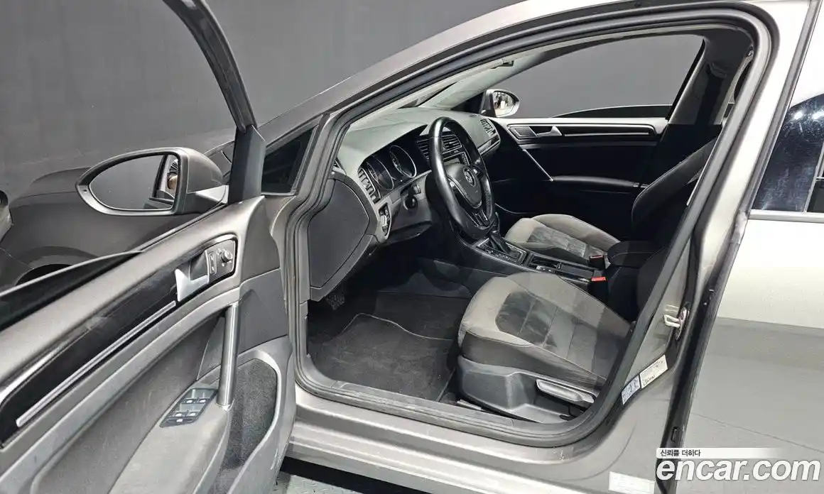 Volkswagen Golf 2015 1.6 гидро в Москве № 862521, фото 10