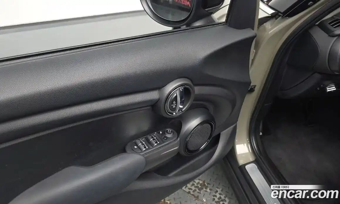 Mini Cooper 2020 1.5 гидро в Москве, фото 13