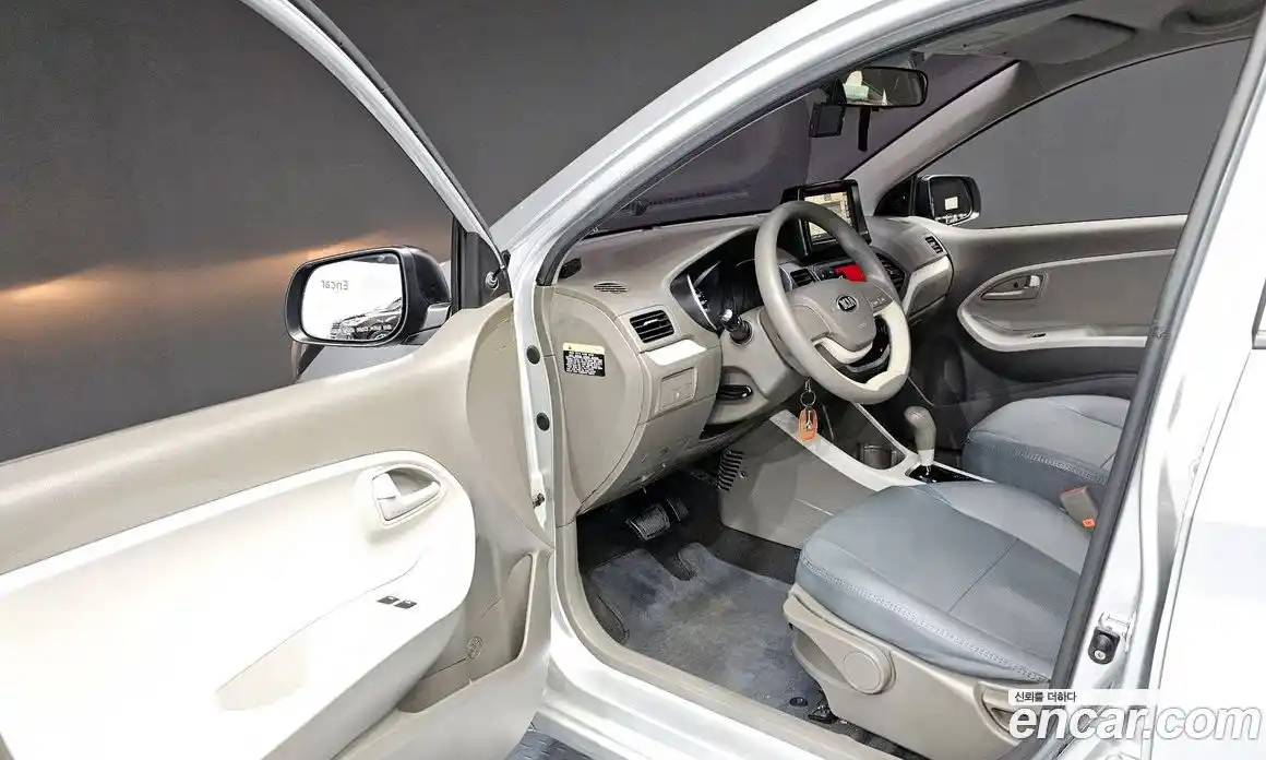 Kia Morning 2016 1.0 Автомат в Москве № 929257, фото 11