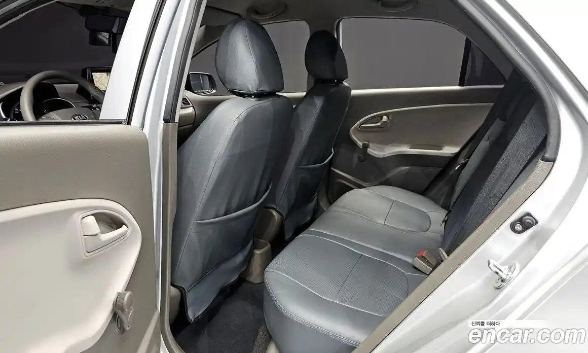 Kia Morning 2016 1.0 Автомат в Москве № 929257, фото 12