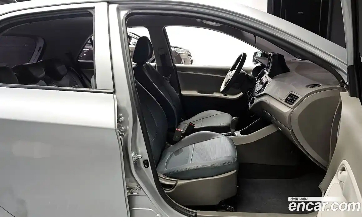 Kia Morning 2016 1.0 Автомат в Москве № 929257, фото 10