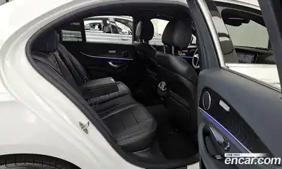 Mercedes-Benz E-Class 2022 2.0 гидро, миниатюра 12