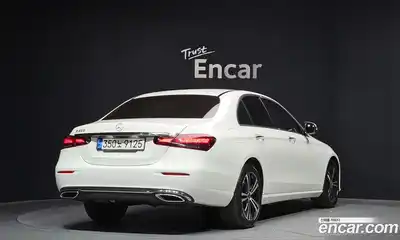 Mercedes-Benz E-Class 2022 2.0 гидро, миниатюра 2