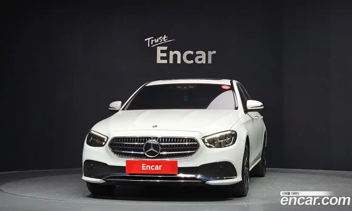 Mercedes-Benz E-Class 2022 2.0 гидро, фото 3