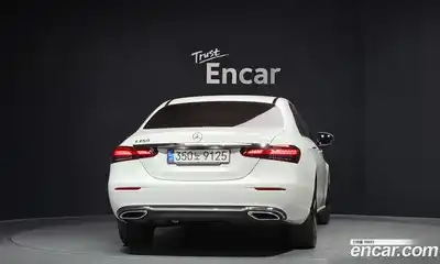 Mercedes-Benz E-Class 2022 2.0 гидро, миниатюра 4
