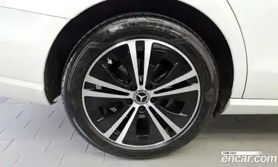 Mercedes-Benz E-Class 2022 2.0 гидро, миниатюра 5
