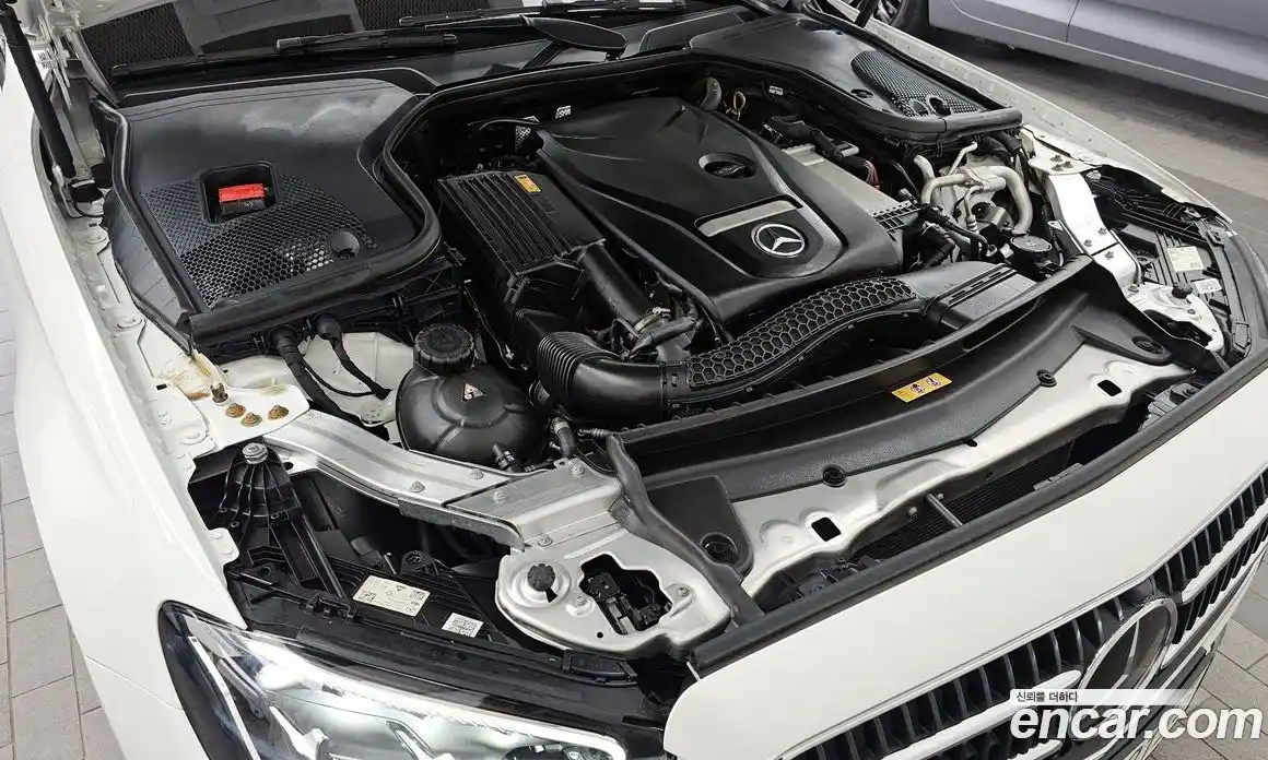 Mercedes-Benz E-Class 2022 2.0 гидро, фото 6