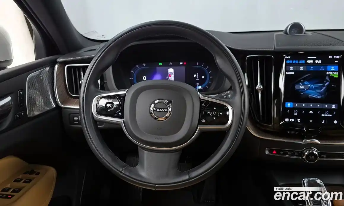 Volvo XC60 2022 2.0 гидро в Москве № 972825, фото 13
