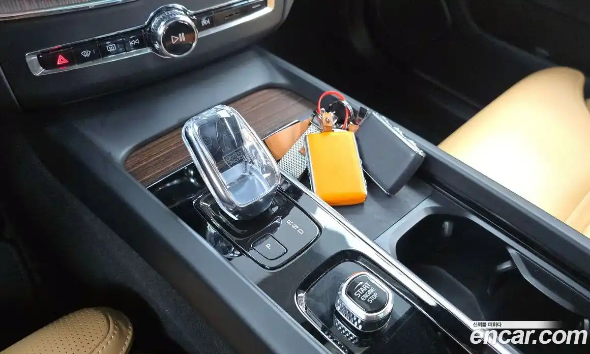 Volvo XC60 2022 2.0 гидро в Москве № 972825, фото 9