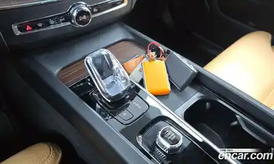 Volvo XC60 2022 2.0 гидро в Москве № 972825, миниатюра 9