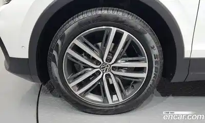 Volkswagen Tiguan 2024 2.0 гидро в Москве № 976005, миниатюра 5