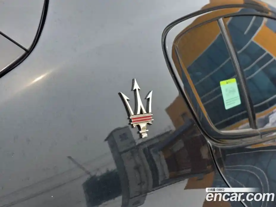 Maserati Grecale 2023 3.0 гидро в Москве № 976450, фото 13