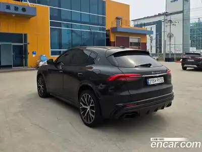 Maserati Grecale 2023 3.0 гидро в Москве № 976450, миниатюра 2