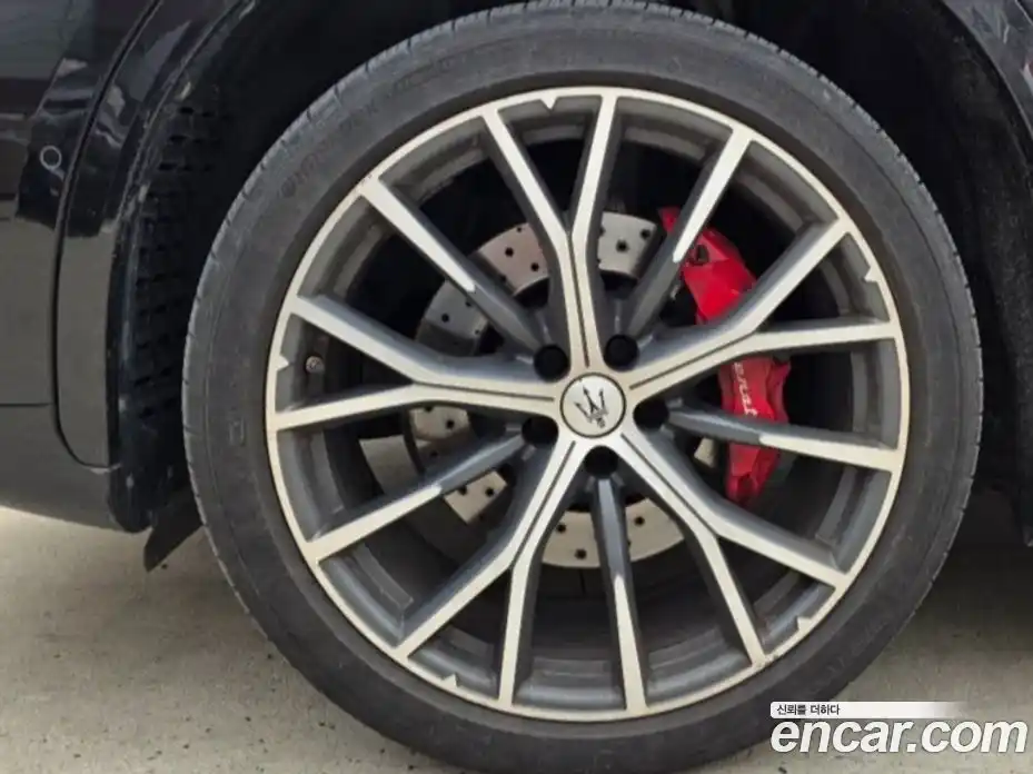 Maserati Grecale 2023 3.0 гидро в Москве № 976450, фото 5