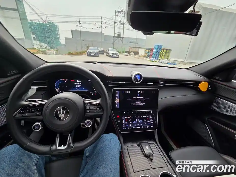 Maserati Grecale 2023 3.0 гидро в Москве № 976450, фото 7