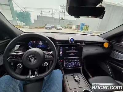 Maserati Grecale 2023 3.0 гидро в Москве № 976450, миниатюра 7