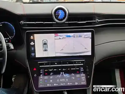 Maserati Grecale 2023 3.0 гидро в Москве № 976450, миниатюра 9