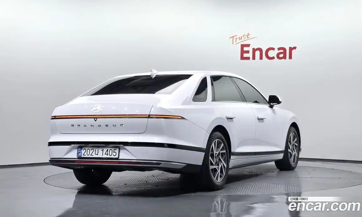 Hyundai Grandeur 2024 1.6 Автомат в Москве № 1008323, фото 1