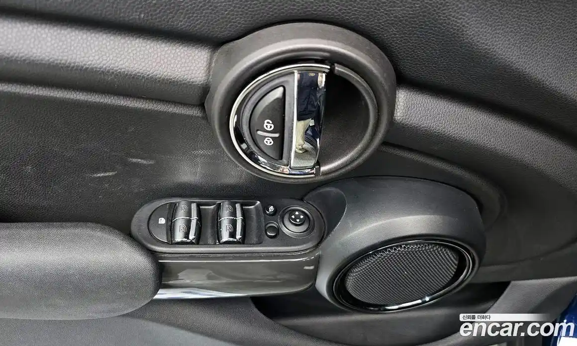 Mini Cooper 2017 1.5 гидро в Москве № 1013899, фото 19