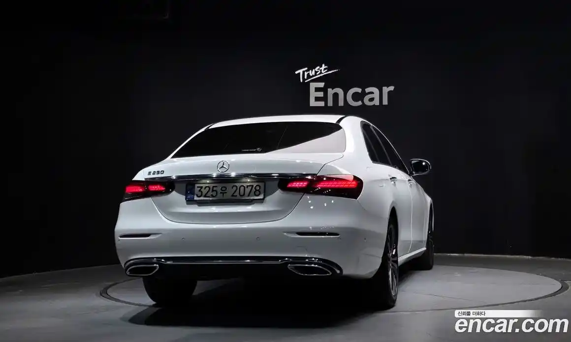 Mercedes-Benz E-Class 2021 2.0 гидро в Москве № 140053, фото 4
