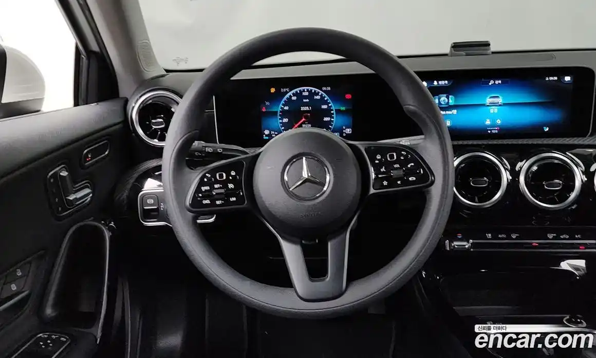 Mercedes-Benz A-Class 2020 2.0 гидро в Москве № 160422, фото 13