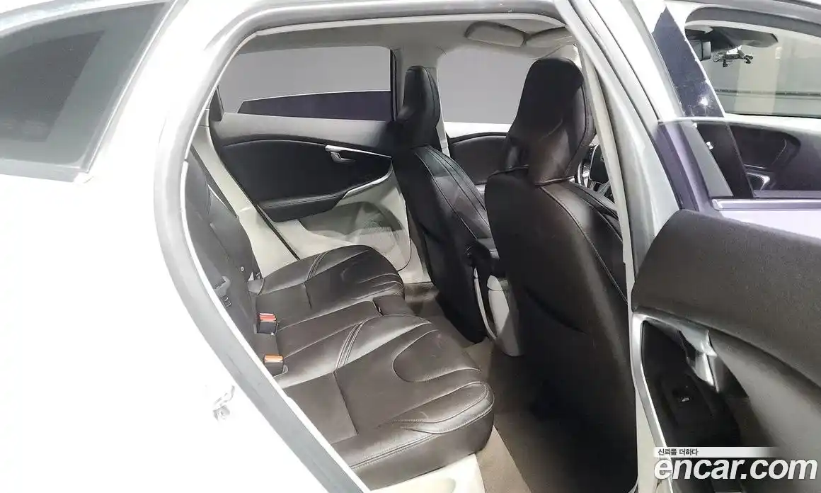 Volvo V40 2015 1.6 гидро в Москве № 164709, фото 12