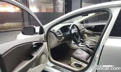 Volvo V40 2015 1.6 гидро в Москве № 164709, миниатюра 10