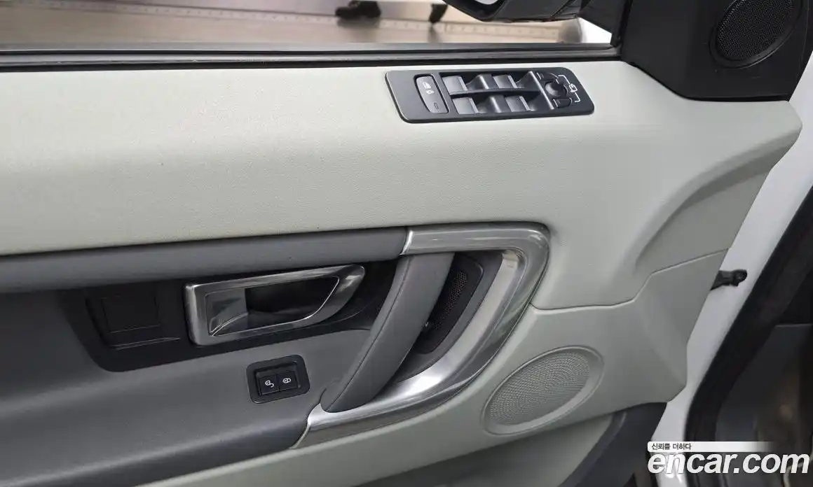 Land Rover Discovery Sport 2018 2.0 гидро в Москве № 166362, фото 17