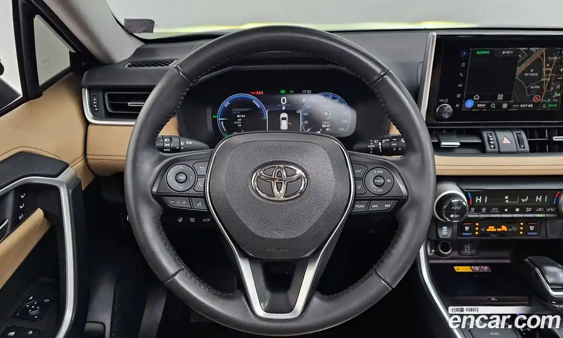 Toyota RAV4 2023 2.5 гидро в Москве № 170162, фото 13