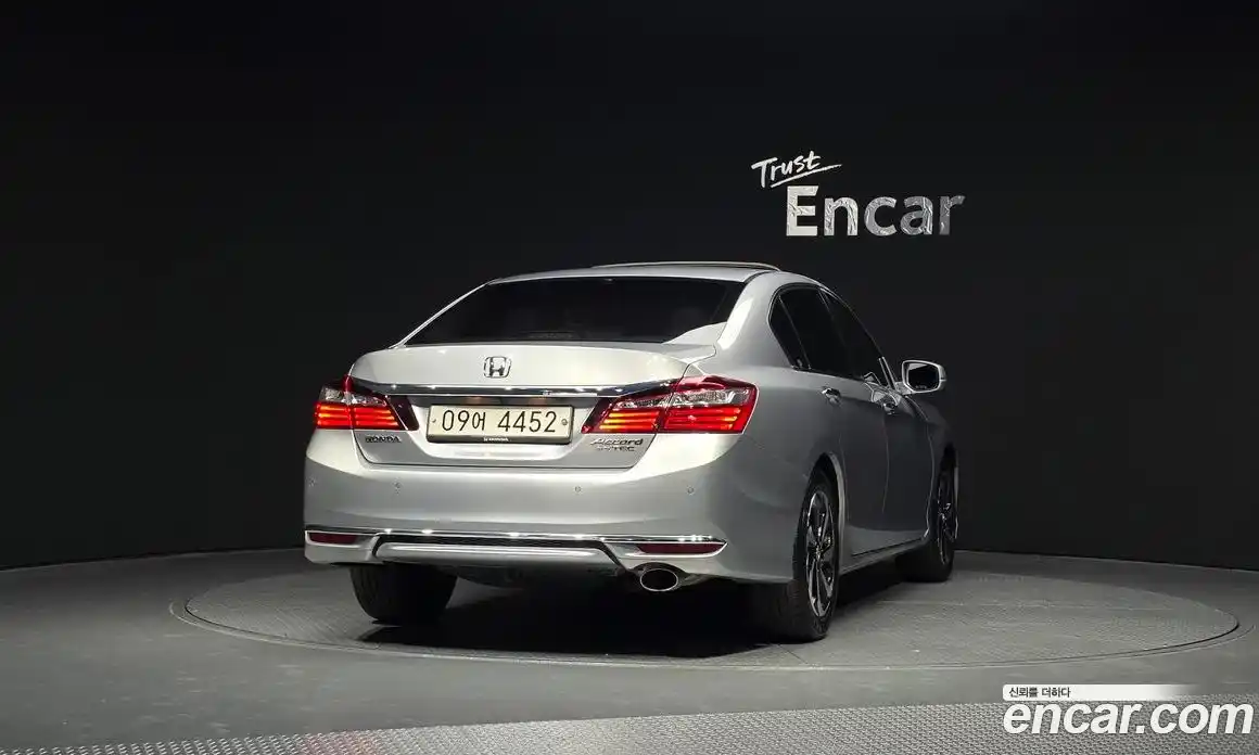 Honda Accord 2017 2.4 гидро в Москве № 170661, фото 4
