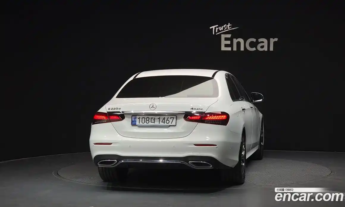 Mercedes-Benz E-Class 2023 2.0 гидро в Москве № 175113, фото 4