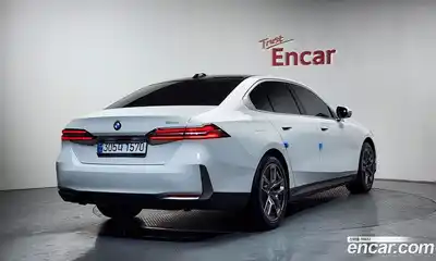 BMW 5-Series 2023 2.0 гидро в Москве № 189312, миниатюра 2