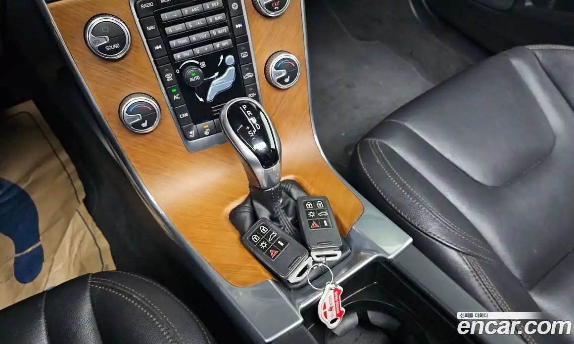 Volvo V60 2017 2.0 гидро в Москве № 194776, фото 9