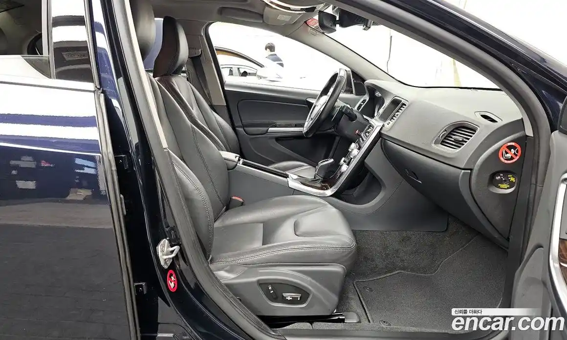 Volvo S60 2015 2.0 гидро в Москве № 196956, фото 11