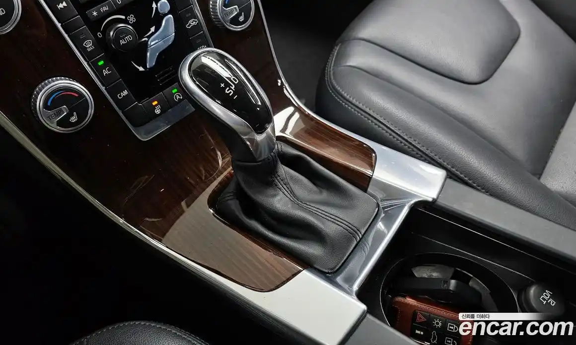 Volvo S60 2015 2.0 гидро в Москве № 196956, фото 9
