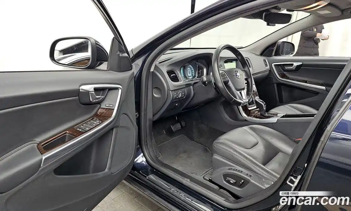 Volvo S60 2015 2.0 гидро в Москве № 196956, фото 10