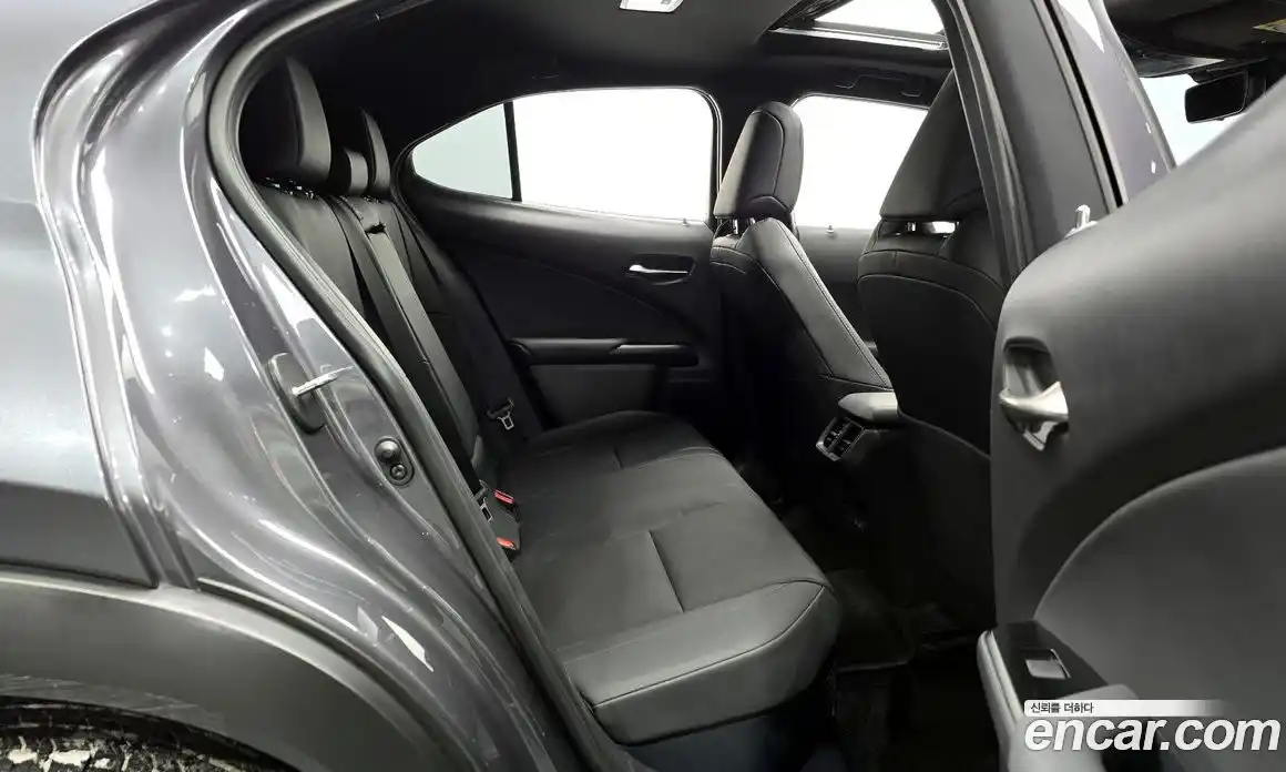 Lexus UX 2023 2.0 гидро в Москве № 198827, фото 12