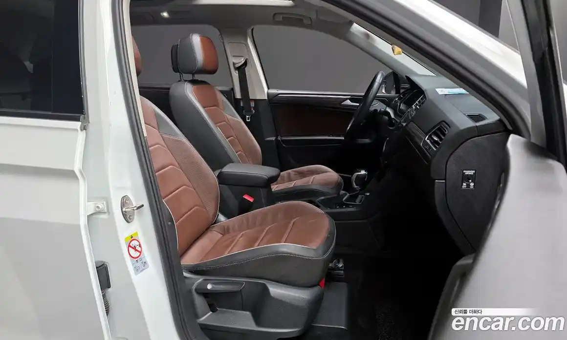 Volkswagen Tiguan 2023 2.0 гидро в Москве № 199109, фото 11