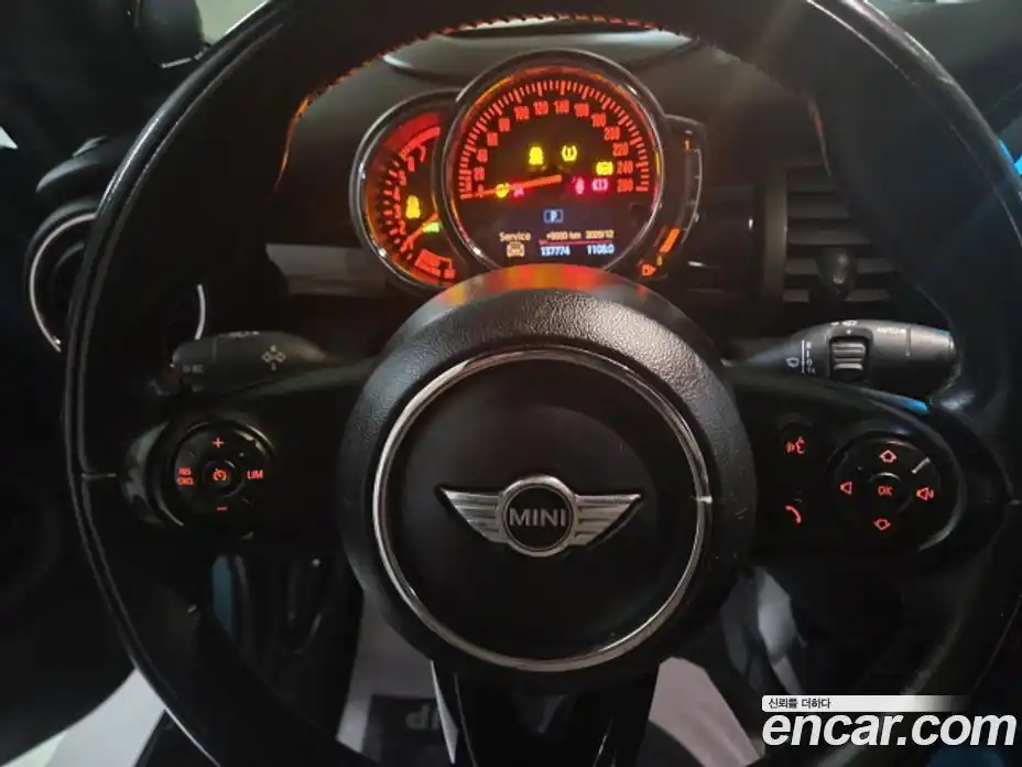Mini Cooper Convertible 2018 1.5 гидро в Москве № 214358, фото 16