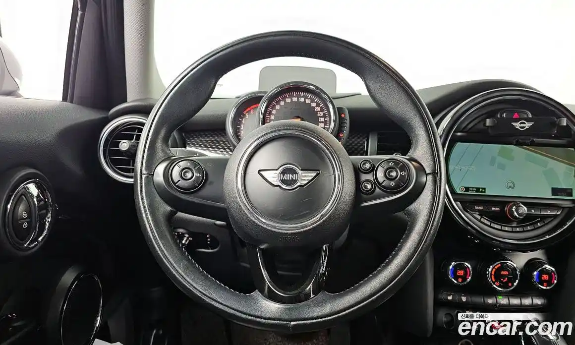Mini Cooper 2014 2.0 гидро в Москве № 214367, фото 13