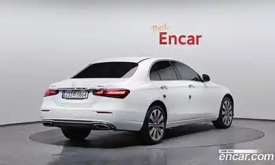 Mercedes-Benz E-Class 2022 2.0 гидро в Москве № 220640, миниатюра 2