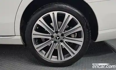 Mercedes-Benz E-Class 2022 2.0 гидро в Москве № 220640, миниатюра 5