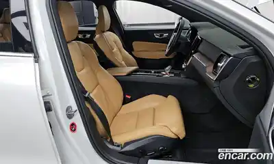 Volvo S60 2023 2.0 гидро в Москве № 230446, миниатюра 11
