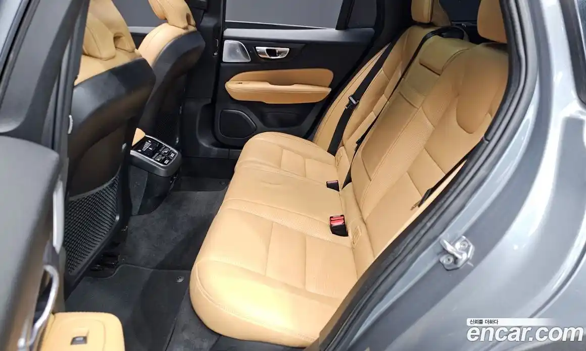 Volvo V60 2019 2.0 гидро в Москве № 230623, фото 16